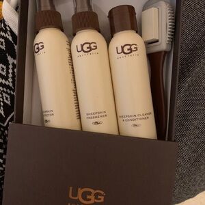 UGG Sheepskin Care Kit in Black and Gold